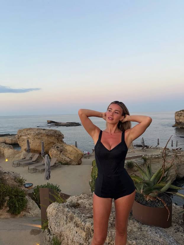 FOTO Opet provocira! Diletta u prozirnoj haljini otkrila adute