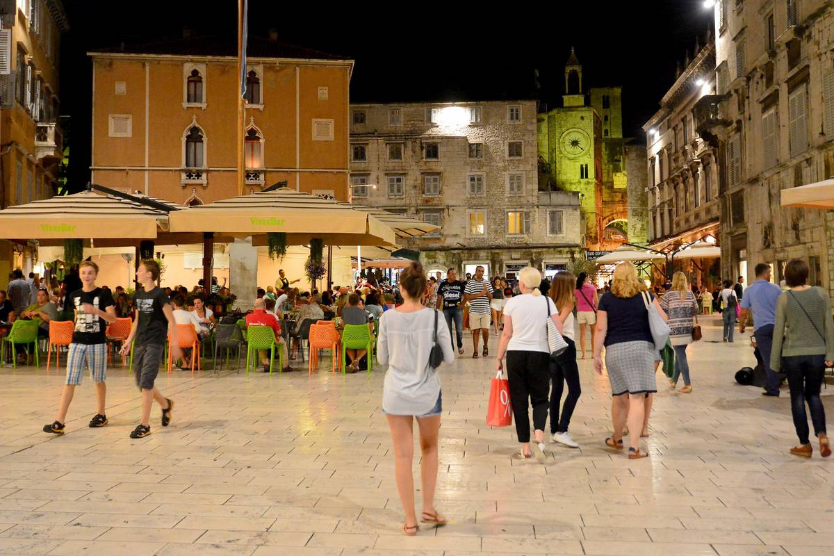 Istraživanje: Mladima u Splitu najveći problem posao i stan