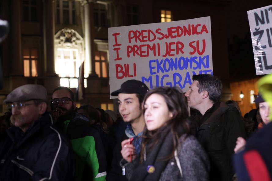 Stotine na Markovu trgu protiv zatvaranja rute za izbjeglice