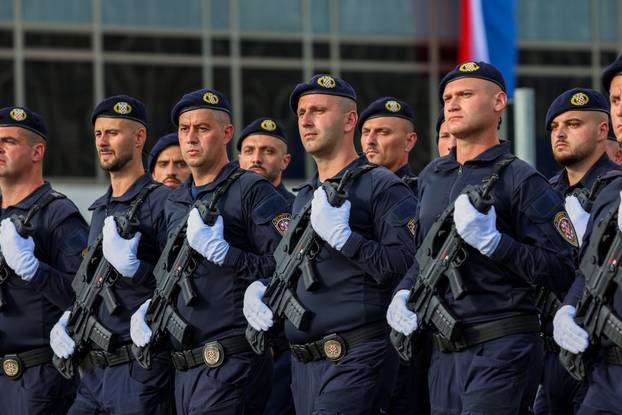 Zagreb: Svečani vojni mimohod u povodu 30 godina VRO Oluja