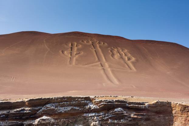 Paracas Candelabra, Candelabra of the Andes, Paracas National Park, Peru.