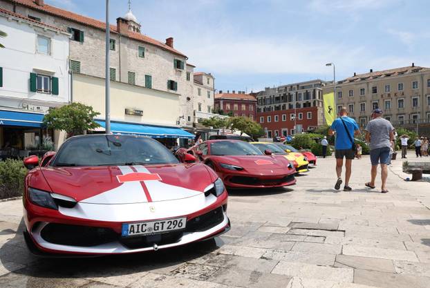 Šibenik: Turneja Ferrari Cavalcade 2026. s više od 120 Ferrarija na šibenskoj rivi