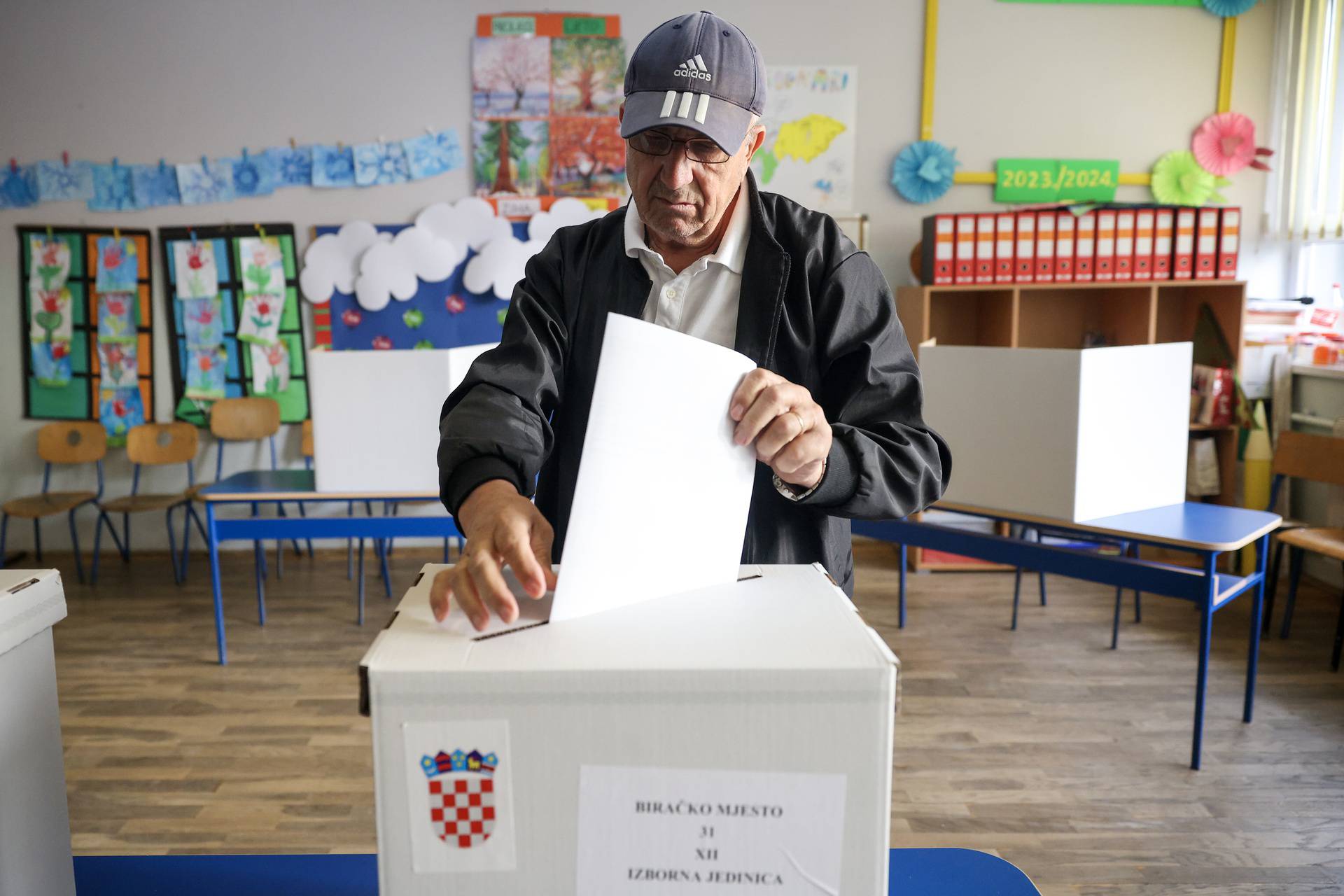 Vitez: Hrvati u BiH izašli na birališta kako bi glasovali na izborima