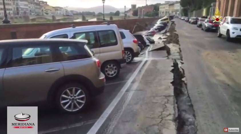Puknula cijev: 20 automobila propalo kroz asfalt u Firenzi