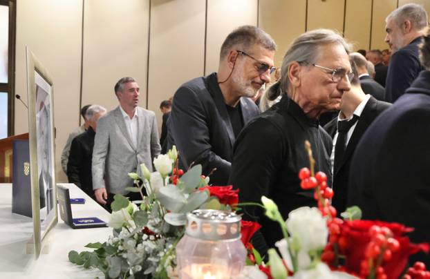 Split: Komemorcija za Juricu Gizdića, novinara i Hajdukovog kroničara