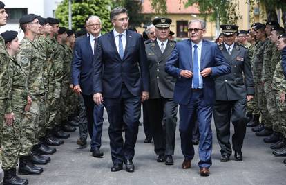 Plenković: Hrvatska vojska je jamac sigurnosti i stabilnosti