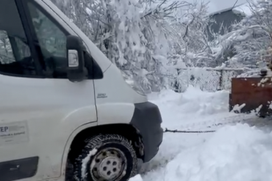 Sela u okolici Gospića ostala bez struje, a i ekipe HEP-a zapele u pokusaju da poprave kvarove