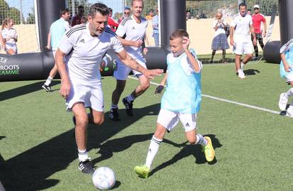 FOTO Boban, Šuker, Figo i Keane zaigrali su s malim Hvaranima