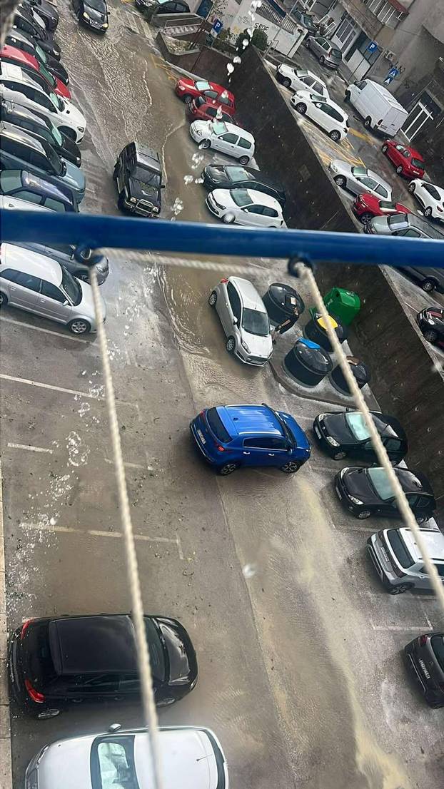 FOTO Split kao nakon tornada! Ovo je prognoza za danas: Za tri regije upalili alarm zbog oluje