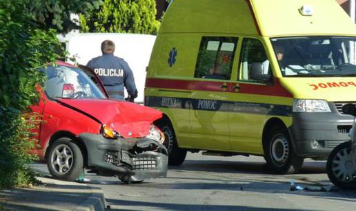 Prebrzo je vozio Fiata pa u zavoju udario u Citroen C3 