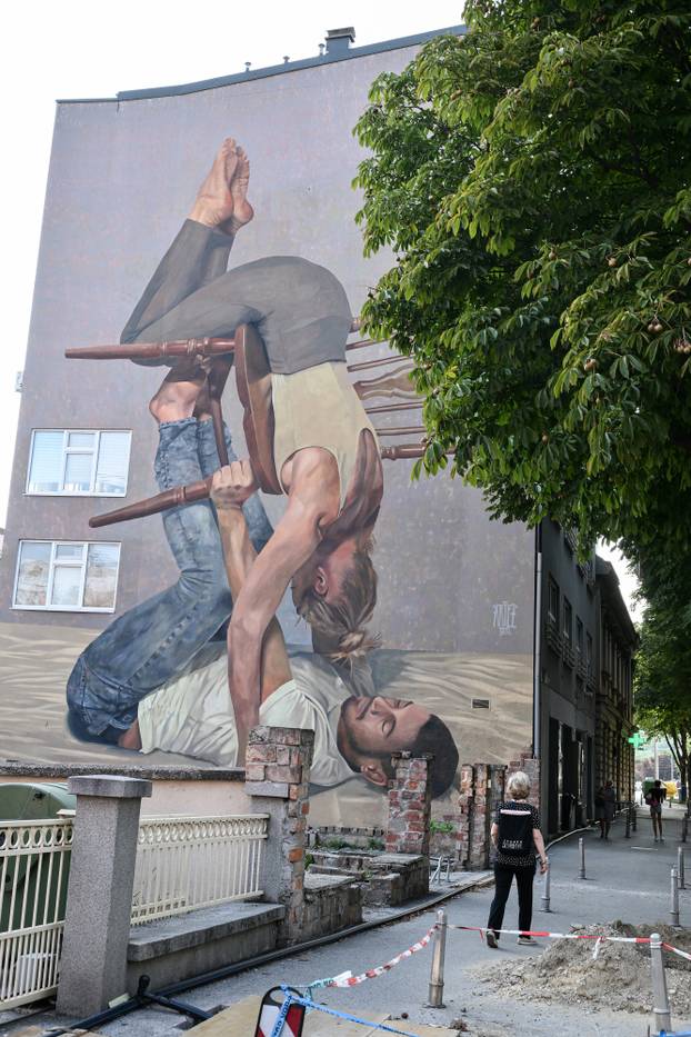 Zagreb: Projekt OKOLO - Mural "Jednostavne akrobacije"