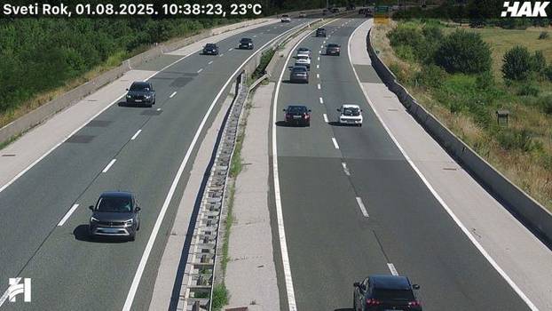 FOTO Kreće udarni vikend, kod Lučkog se zagužvalo: Kolone su prema moru, vozi se usporeno