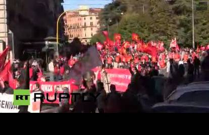 Prosvjed u Rimu: Čak 300.000 ljudi protiv Renzijevih mjera