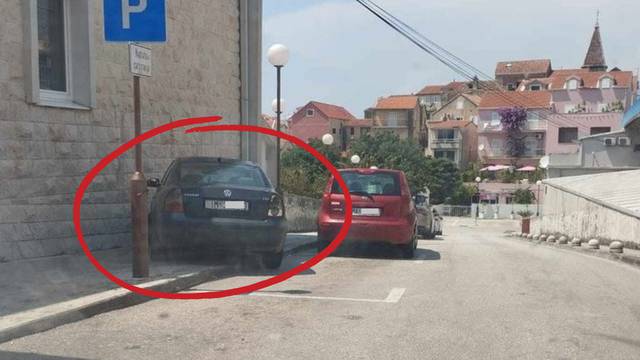 Imoćanin parkirao auto u hlad blizu bolnice i razbjesnio sve: 'Vidi se tko je ovdje bolesnik!'