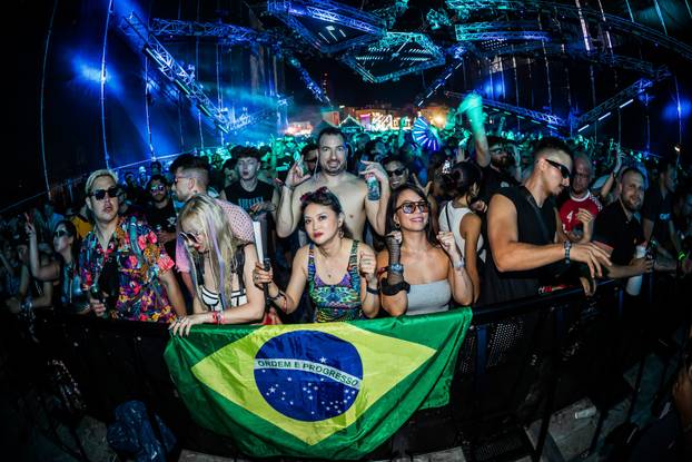 Split - Treca Vecer Ultra Festivala. DJ  Adam Beyer & Mau P