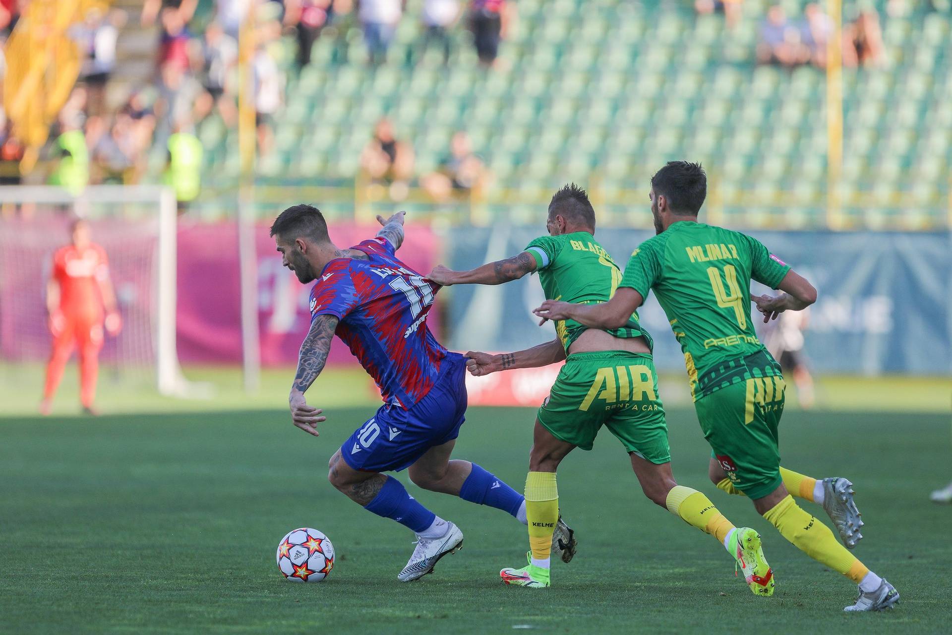 U 8. kolu 1. HNL susreli se Istra i Hajduk