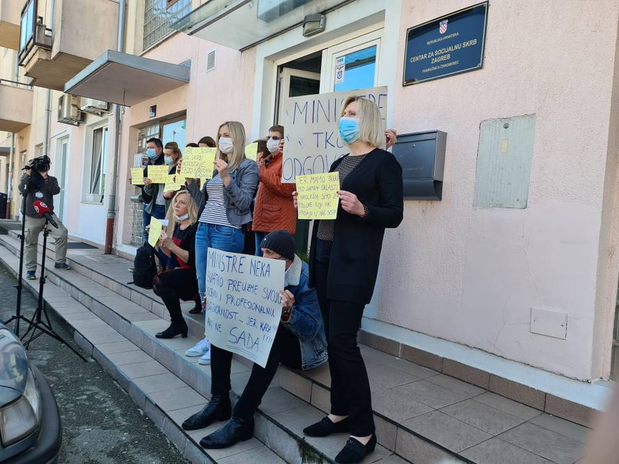 Prosvjed socijalnih radnika: 'Nisu nas čuli kad smo govorili, sad im odgovaramo - šutnjom'