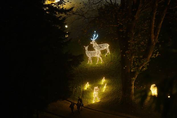 U dvorcu Trakošćan otvorena je izložba svjetlosnih skulptura "Dvorac svjetla"