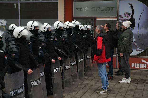 Na većini birališta tijekom lokalnih izbora u Srbiji došlo do incidenata i prosvjeda, intervenirala i policija