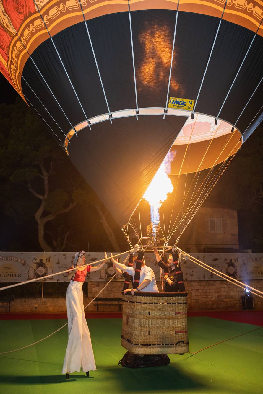 Koreograf i influencer Luciano Plazibat i njegovi Splićani su uživali u 'balunu' na vrući zrak