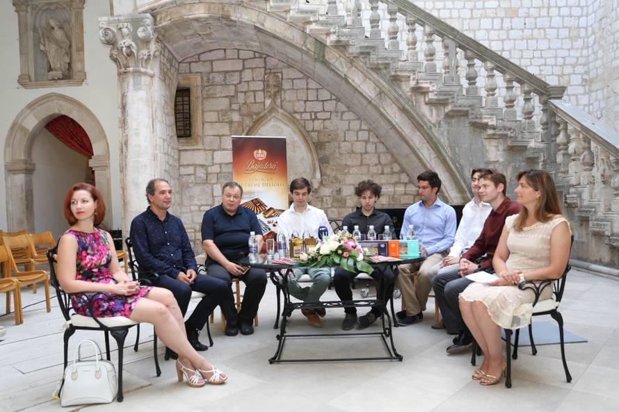 Nastup mladog pijanista Aljoše Jurinića očarao publiku