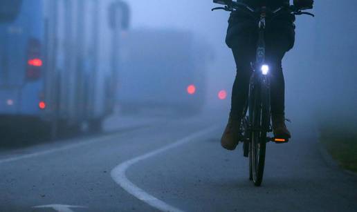 Motorist u Zagrebu udario curu na biciklu: 'Ležala je krvava'