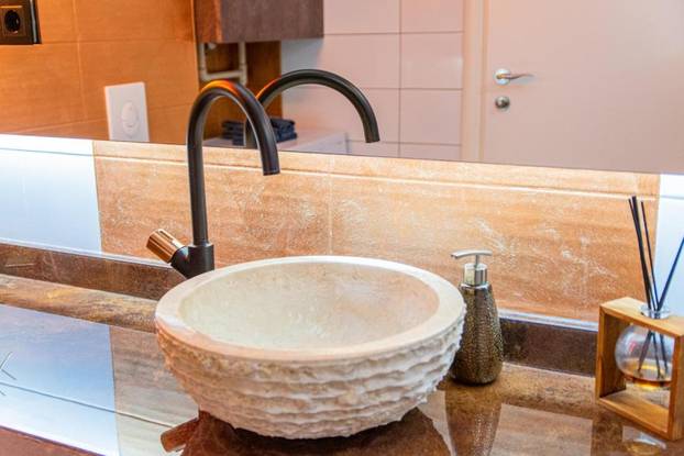 FOTO Jeste li znali da u Zagrebu možete unajmiti stan za BDSM? Pogledajte što se nudi unutra