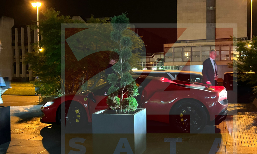 FOTO Bartulica u stožer došao u Ferrariju pa ispalio: 'Bit ću glas običnih ljudi. Ja vama služim...'