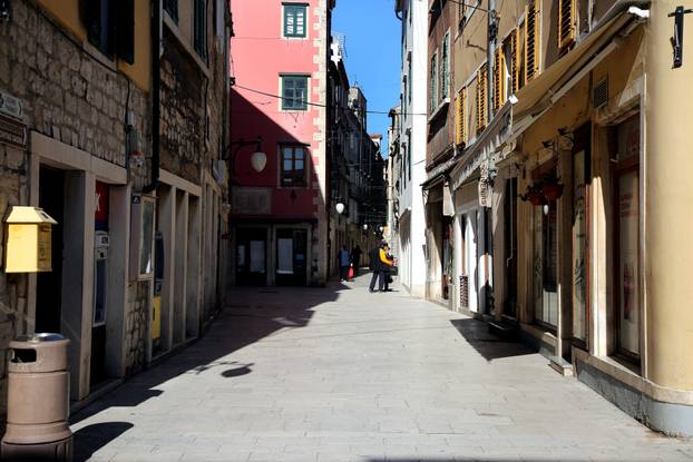 Koronavirus ispraznio ulice Šibenika