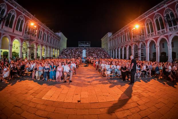 Split: Premijera mjuzikla Galeb i ja na Prokurativama