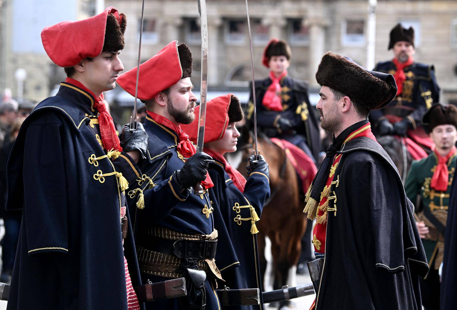 Zagreb: Svečana smjena straže Kravat pukovnije na Trgu bana Jelačića