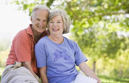 Usprkos slabijem zdravlju, stariji ljudi su puno sretniji