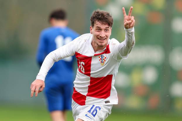 Zagreb: Utkamica u-19 Hrvatska-Srbija