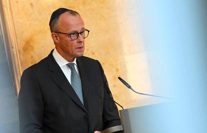 VIDEO Njemački kancelar jedva je zadržavao suze na otvaranju sinagoge: 'Sram me zbog ovog'