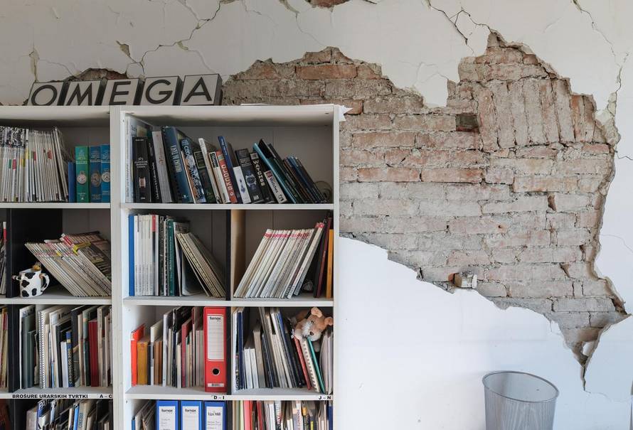 Izložba 'Od potresa do potresa' u Muzeju za umjetnost i obrt...