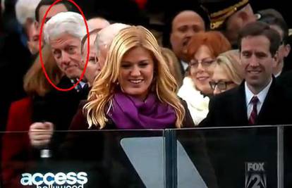 Stari šarmer Clinton 'škicao' je Kelly Clarkson na inauguraciji