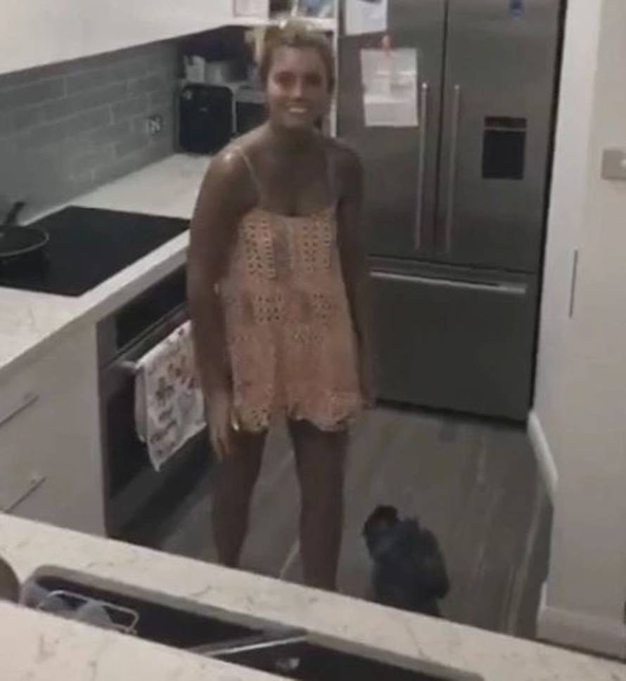 Takva je morala na ulicu: Iz salona za sunčanje izašla siva!