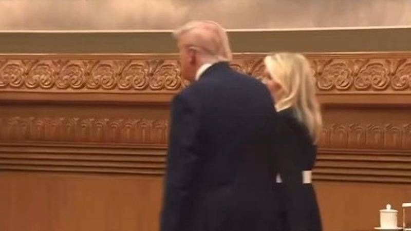 Makljaža kamermana u Pekingu: 'Odj*** odavde'