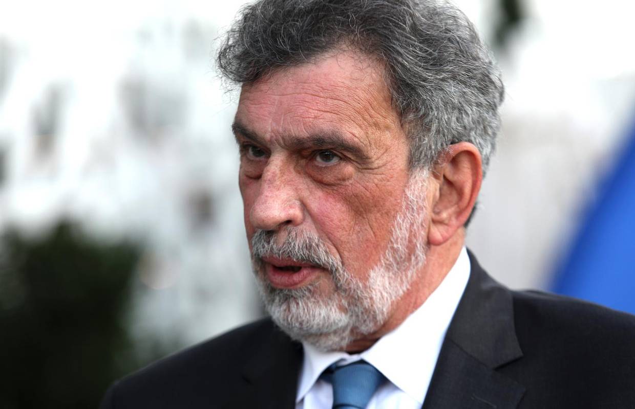 'Ne bojimo se tužbi. Uz sve ove neandertalne epidemiologe, tu je bazen ljudi koji obolijevaju'
