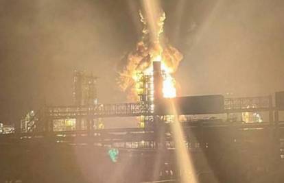 Izbio požar na velikoj naftnoj rafineriji u Rusiji nakon udara dronova: Čuju se eksplozije!