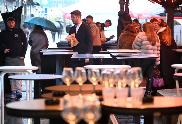 Zagreb: Pripreme ugostitelja u centru grada povodom Badnjaka