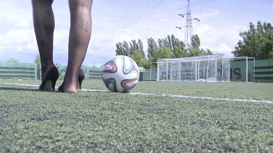 Seksi cure iz BB-a tehnicirale u štiklama: Ovo je za Vatrene!