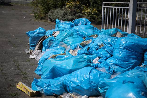 Zagreb: Mjesec dana nakon Thompsonovog koncerta Hipodrom je i dalje zatrpan smećem