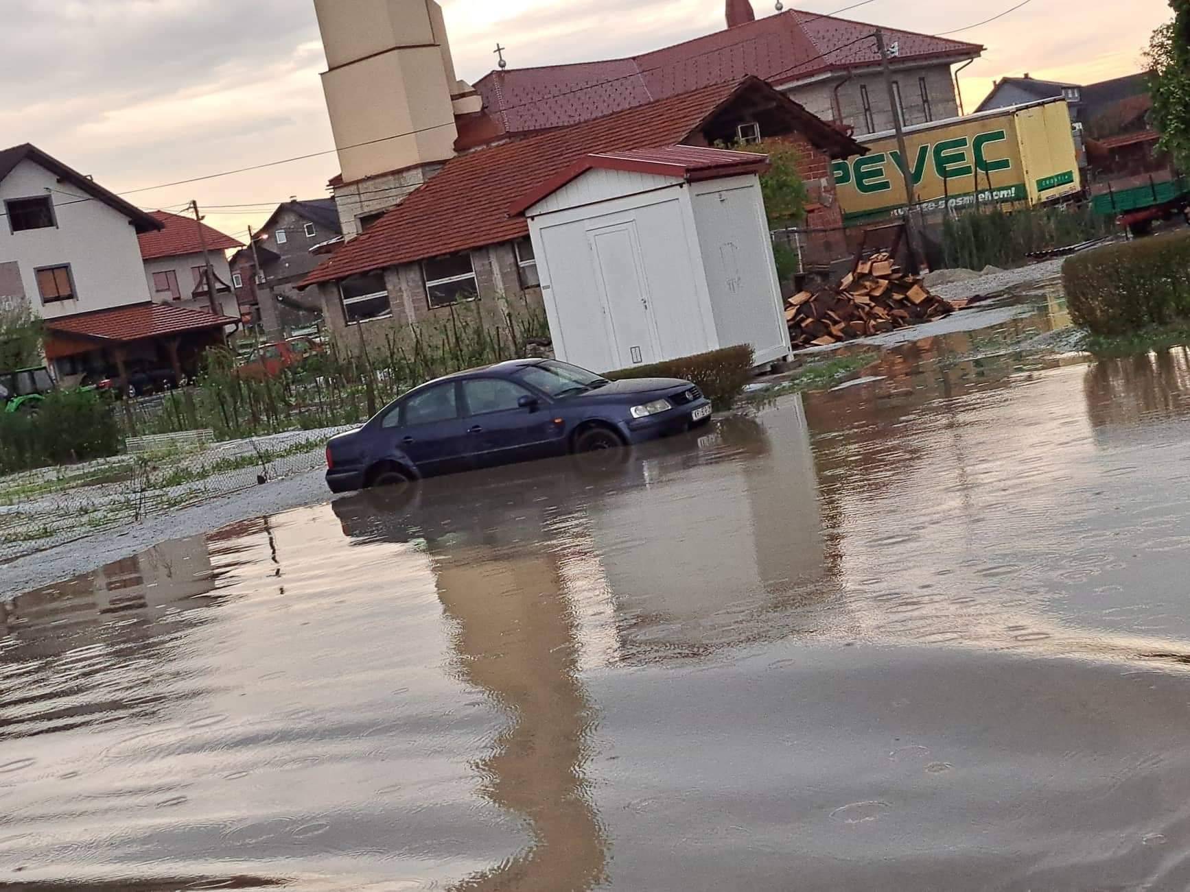 FOTO Novo nevrijeme poharalo Zagorje: Nakon tuče obilna kiša potopila ceste kod Poznanovca