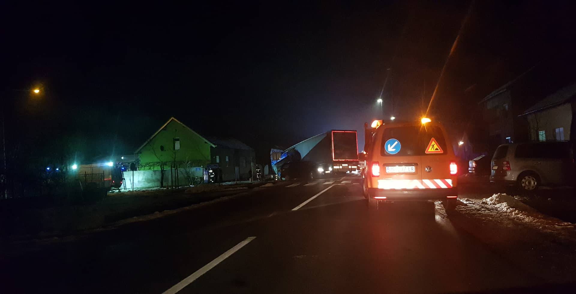 Krš i lom u Čepinu: Vozač sa 1,9 promila izletio s kamionom