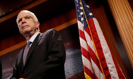 Republikanski senator John McCain preminuo u 81. godini