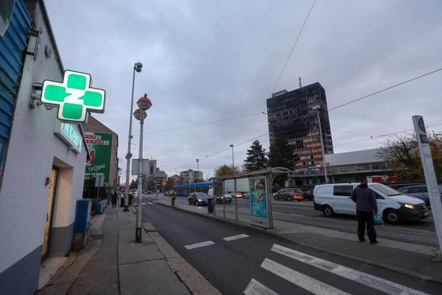 Zagreb: Dim i dalje izlazi iz Vjesnikovog nebodera