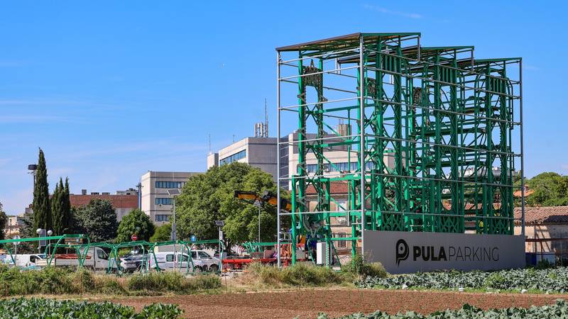 Ruše garažu u centru Pule: 700.000 eura u staro željezo!