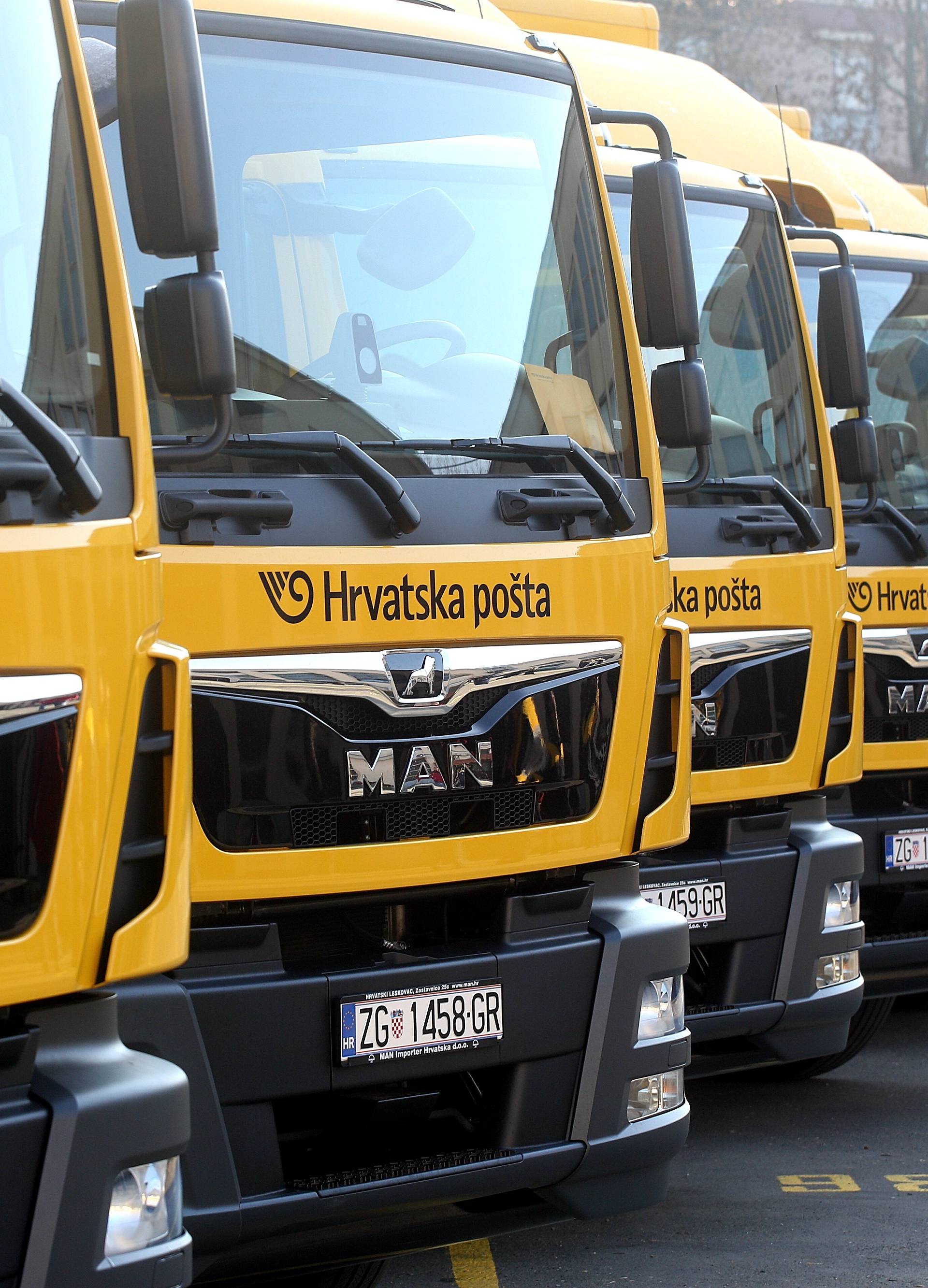 Zagreb: Hrvatska poÅ¡ta dobila 17 novih MAN teretnih vozila