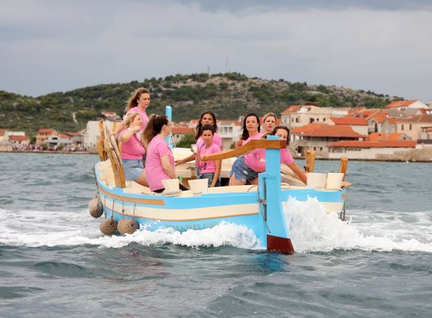 FOTO Ženska regata u Betini oduševila mještane i turiste